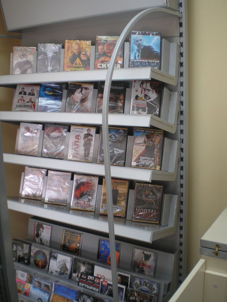 Стеллаж для продажи книг и CD/DVD дисков